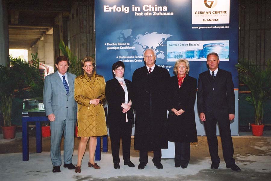 Edmund Stoiber zu Besuch auf der Baustelle des German Centre Shanghai in Pudong